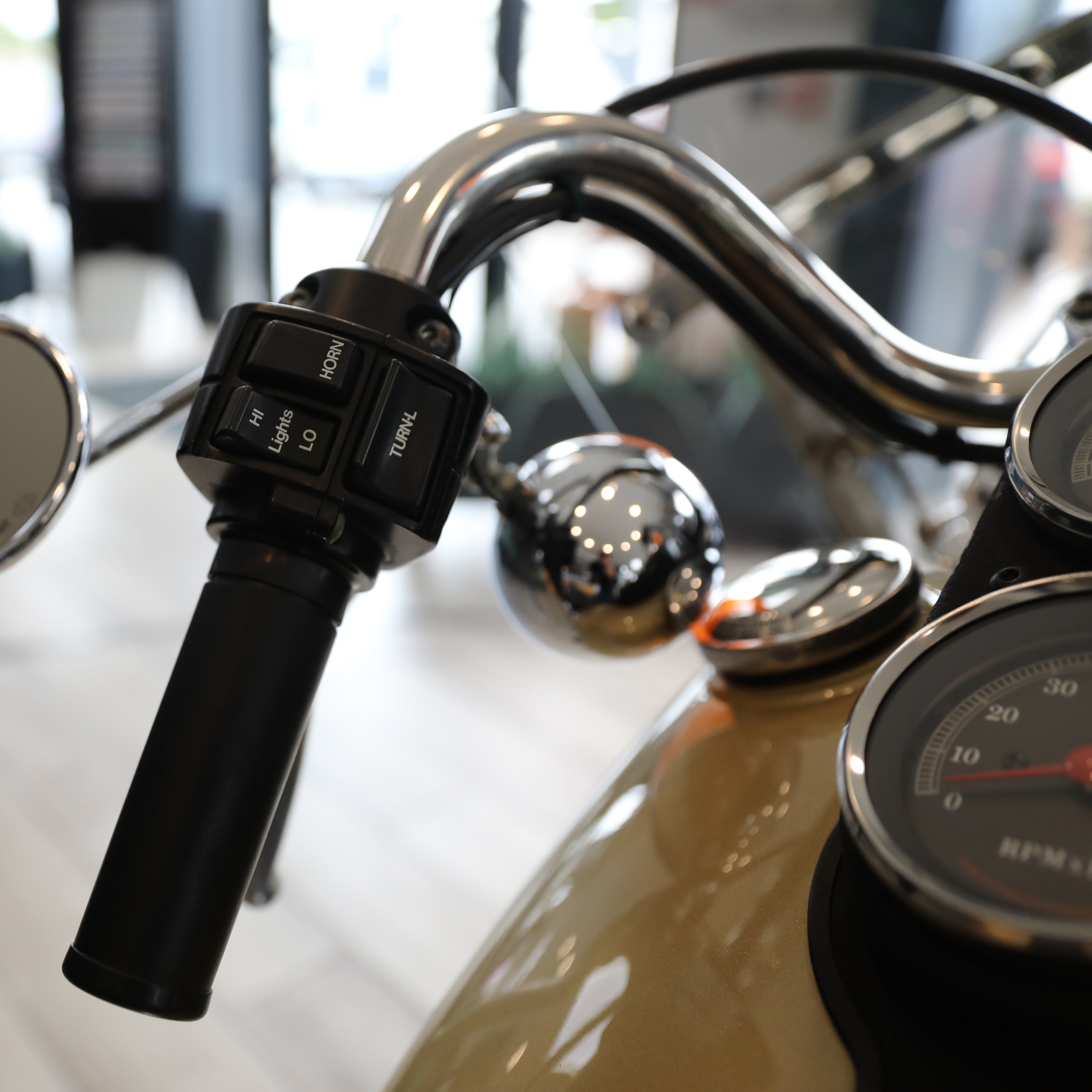 HARLEY DAVIDSON DAYTONA DYNA GLIDE 50TH ANNIVERSARY EDITION